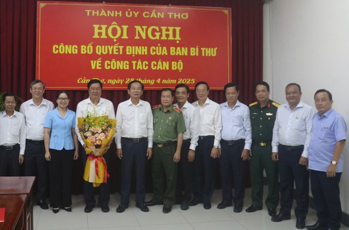 Phát biểu xúc động của Chủ tịch HĐND TP Cần Thơ khi nhận quyết định nghỉ hưu- Ảnh 6. Phát biểu xúc động của Chủ tịch HĐND TP Cần Thơ khi nhận quyết định nghỉ hưu- Ảnh 6.