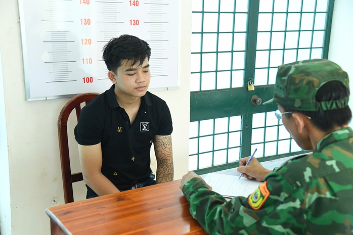 Từ cuộc gọi cầu cứu của nạn nhân sắp bị bán sang Campuchia, triệt phá chuyên án lớn- Ảnh 2.