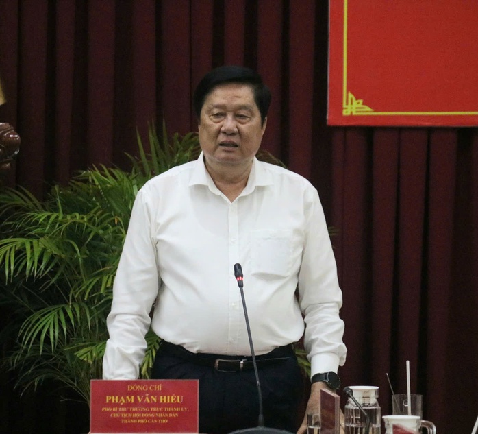 Phát biểu xúc động của Chủ tịch HĐND TP Cần Thơ khi nhận quyết định nghỉ hưu- Ảnh 3. Phát biểu xúc động của Chủ tịch HĐND TP Cần Thơ khi nhận quyết định nghỉ hưu- Ảnh 3.