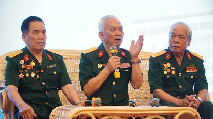 Thời khắc lịch sử tại Dinh Độc Lập- Ảnh 1. Thời khắc lịch sử tại Dinh Độc Lập- Ảnh 1.