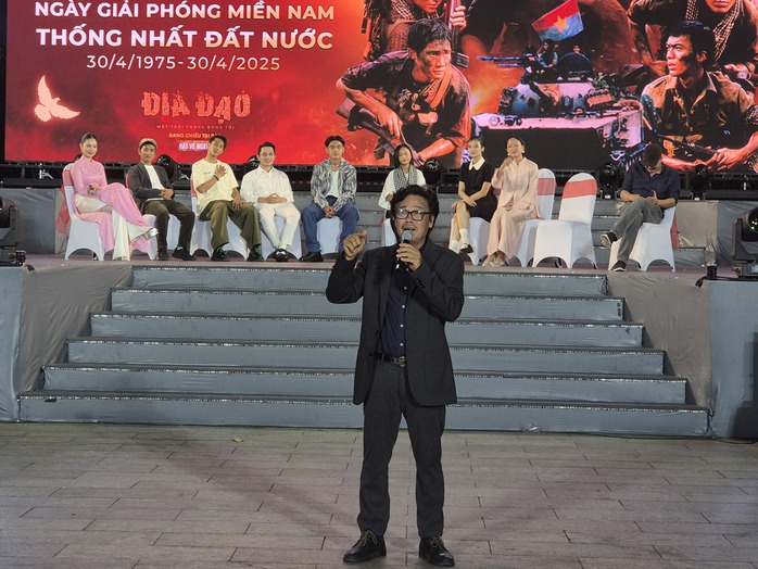 Bùi Thạc Chuyên bật mí về kết mới của "Địa đạo: Mặt trời trong bóng tối"- Ảnh 2. Bùi Thạc Chuyên bật mí về kết mới của "Địa đạo: Mặt trời trong bóng tối"- Ảnh 2.