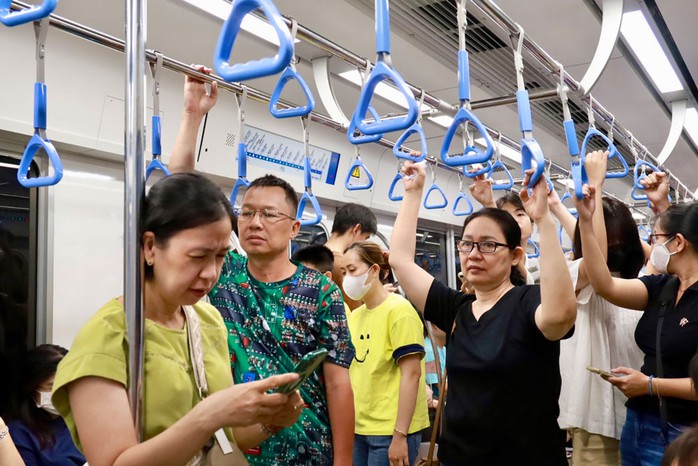 Những công dân metro - Ảnh 2. Những công dân metro - Ảnh 2.