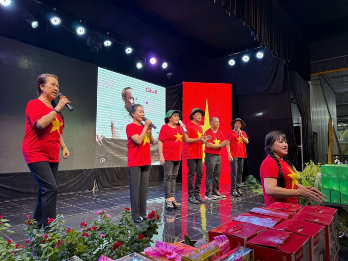 Chương trình Văn nghệ đặc biệt tri ân cựu chiến binh tại Đức Hòa, dấu ấn đẹp của ca sĩ Bích Thủy - Ảnh 5.