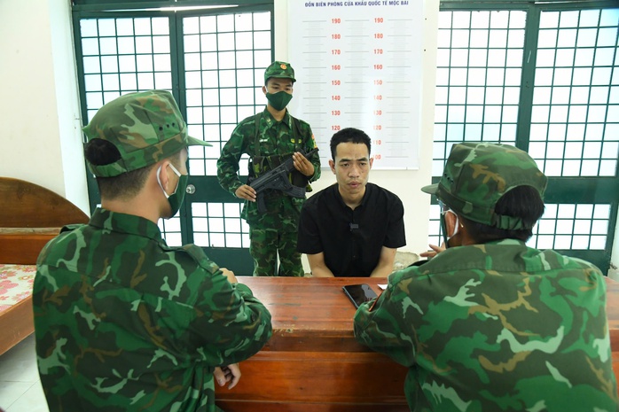 Từ cuộc gọi cầu cứu của nạn nhân sắp bị bán sang Campuchia, triệt phá chuyên án lớn- Ảnh 4.