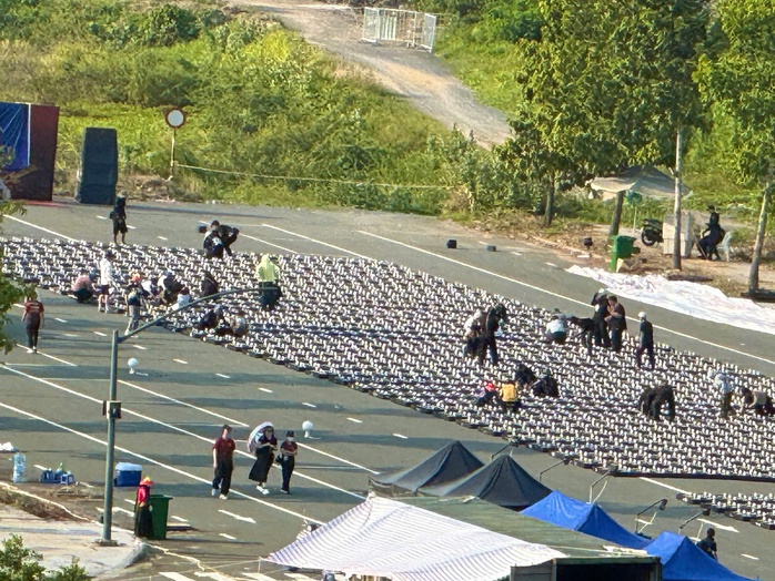 Tối nay, tổng duyệt bay 10.500 drone, vị trí nào xem tốt nhất?- Ảnh 1. Tối nay, tổng duyệt bay 10.500 drone, vị trí nào xem tốt nhất?- Ảnh 1.
