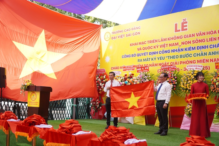 Ấn tượng triển lãm Quốc kỳ độc đáo- Ảnh 5.