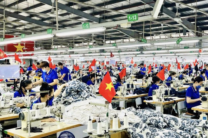 Giám đốc cùng công nhân hát vang "Như có Bác Hồ trong ngày vui đại thắng"- Ảnh 2. Giám đốc cùng công nhân hát vang "Như có Bác Hồ trong ngày vui đại thắng"- Ảnh 2.