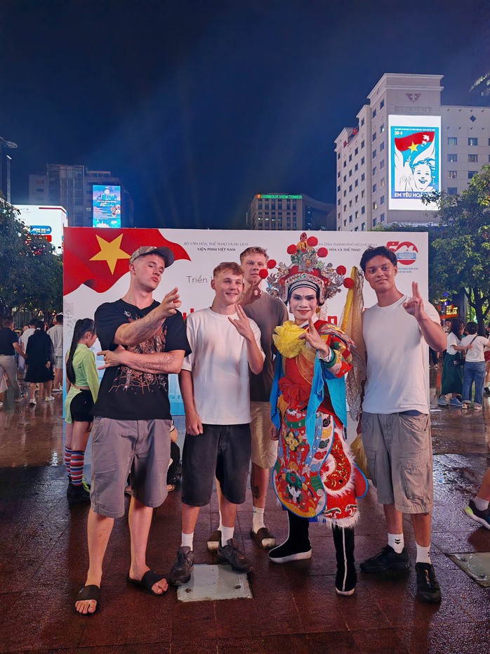 "Âm sắc phương Nam" - Những thanh âm nồng nàn chào mừng 50 năm thống nhất đất nước- Ảnh 1. "Âm sắc phương Nam" - Những thanh âm nồng nàn chào mừng 50 năm thống nhất đất nước- Ảnh 1.