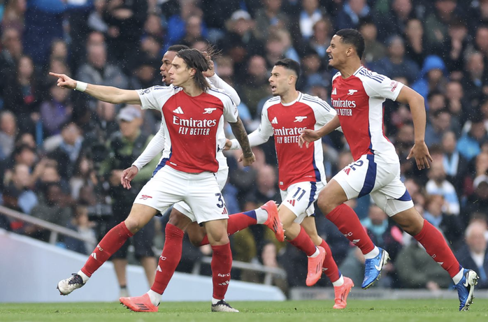 Arsenal đại chiến Paris Saint-Germain: Cho lần đầu tiên- Ảnh 4. Arsenal đại chiến Paris Saint-Germain: Cho lần đầu tiên- Ảnh 4.