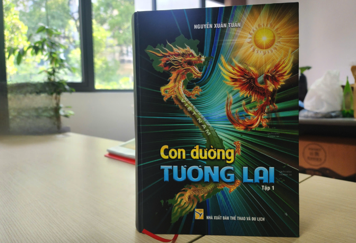 Ra mắt sách "Con đường tương lai"- Ảnh 1. Ra mắt sách "Con đường tương lai"- Ảnh 1.