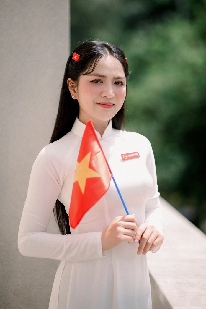 Giải mã cơn sốt 2 tỉ view của ca khúc Viết tiếp câu chuyện hòa bình
- Ảnh 3. Giải mã cơn sốt 2 tỉ view của ca khúc Viết tiếp câu chuyện hòa bình
- Ảnh 3.