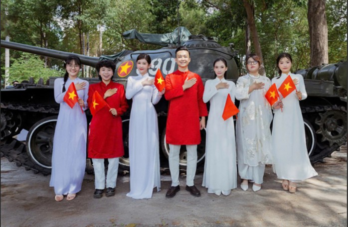Spreading national pride- Ảnh 1. Spreading national pride- Ảnh 1.