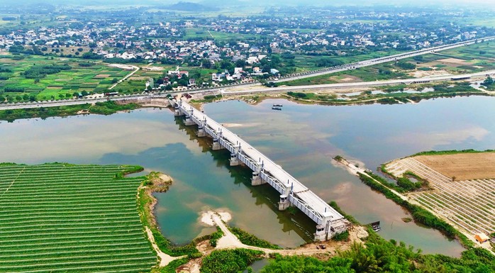 Dự án đô thị 3.800 tỉ vừa bãi bỏ chưa "ráo mực", Quảng Ngãi phê duyệt dự án siêu đô thị mới - Ảnh 2.