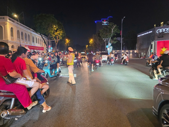 Lưu ý người dân cần biết khi đi xem diễu binh, diễu hành ngày 30-4- Ảnh 2. Lưu ý người dân cần biết khi đi xem diễu binh, diễu hành ngày 30-4- Ảnh 2.