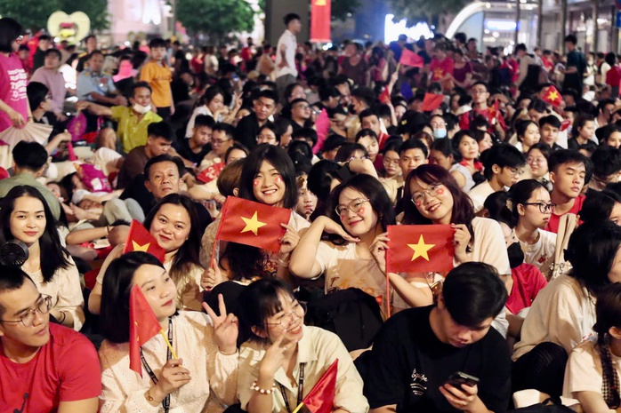 Người dân đã chuẩn bị sẵn sàng đón đoàn diễu binh, diễu hành- Ảnh 1. Người dân đã chuẩn bị sẵn sàng đón đoàn diễu binh, diễu hành- Ảnh 1.