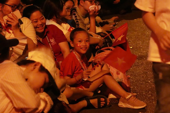 Người dân đã chuẩn bị sẵn sàng đón đoàn diễu binh, diễu hành- Ảnh 5. Người dân đã chuẩn bị sẵn sàng đón đoàn diễu binh, diễu hành- Ảnh 5.