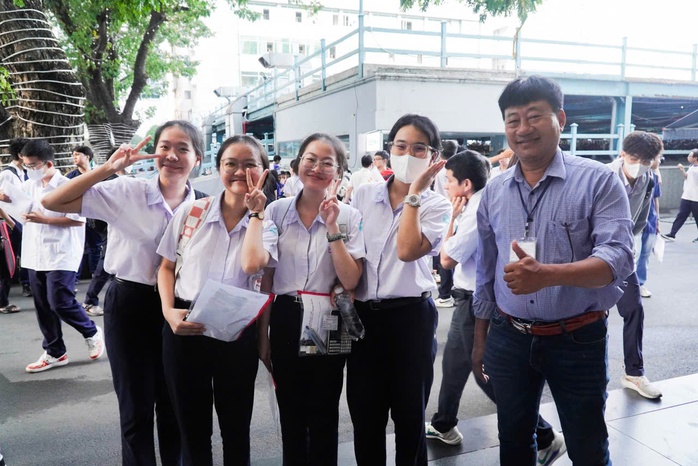 Bộ GD-ĐT làm rõ cách quy đổi điểm xét tuyển- Ảnh 2.
