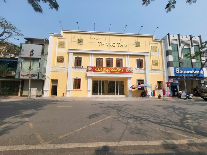 Tại Nhà hát Tháng Tám ở TP Hải Phòng, 7 hộ dân đang sinh sống Tại Nhà hát Tháng Tám ở TP Hải Phòng, 7 hộ dân đang sinh sống