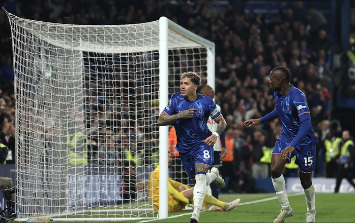 Thắng Tottenham ở derby mưa thẻ, Chelsea trở lại Top 4 Ngoại hạng- Ảnh 3. Thắng Tottenham ở derby mưa thẻ, Chelsea trở lại Top 4 Ngoại hạng- Ảnh 3.