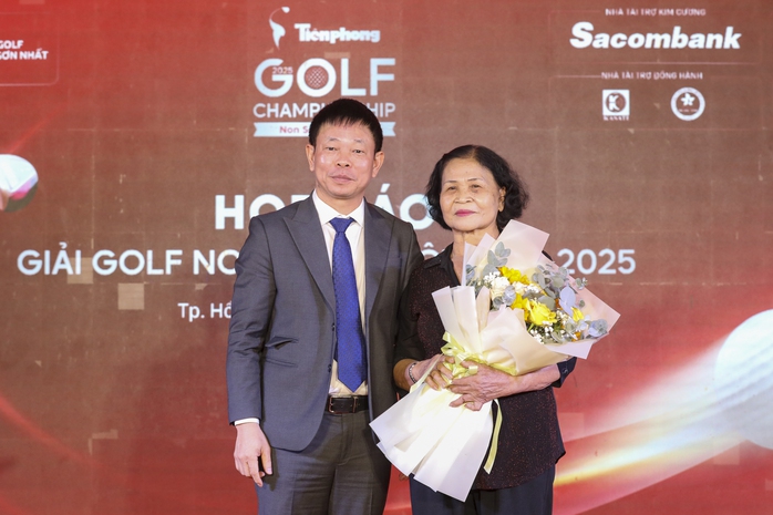 Gần 8 tỉ đồng giải thưởng "Hole-in-One" tại "Tiền Phong Golf Championship"- Ảnh 4. Gần 8 tỉ đồng giải thưởng "Hole-in-One" tại "Tiền Phong Golf Championship"- Ảnh 4.