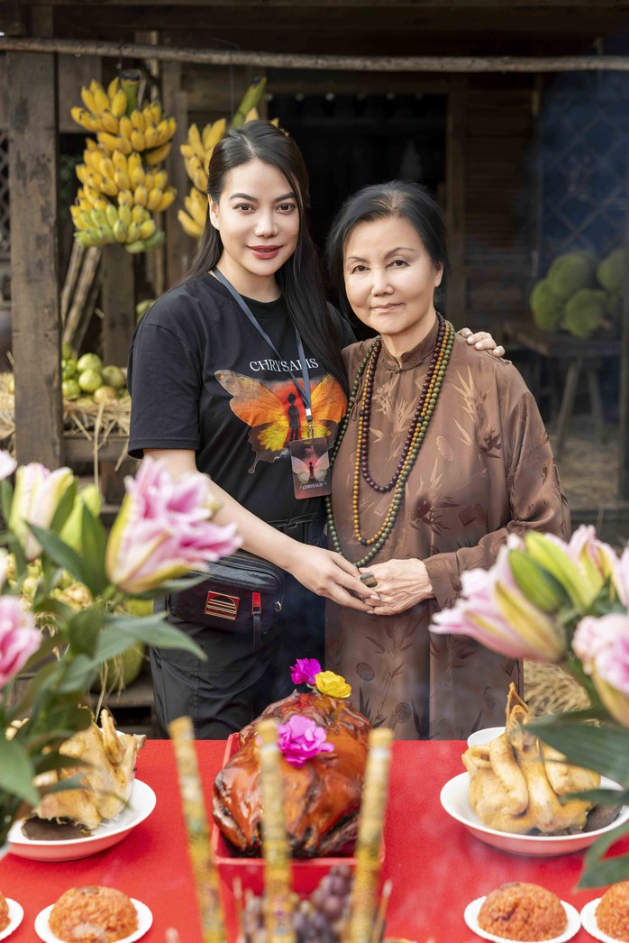 Trương Ngọc Ánh và diễn viên Kiều Chinh Trương Ngọc Ánh và diễn viên Kiều Chinh