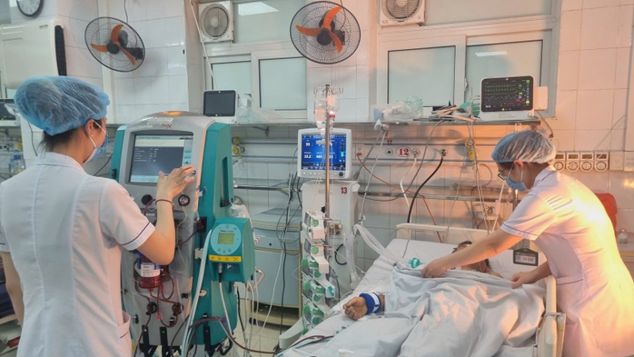 Uống thuốc mua trên mạng, người đàn ông nguy kịch- Ảnh 1. Uống thuốc mua trên mạng, người đàn ông nguy kịch- Ảnh 1.