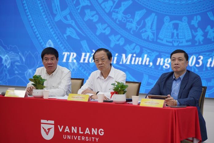 Bộ GD-ĐT: Địa phương không vì sắp xếp bộ máy mà lơ là tổ chức thi tốt nghiệp- Ảnh 1. Bộ GD-ĐT: Địa phương không vì sắp xếp bộ máy mà lơ là tổ chức thi tốt nghiệp- Ảnh 1.