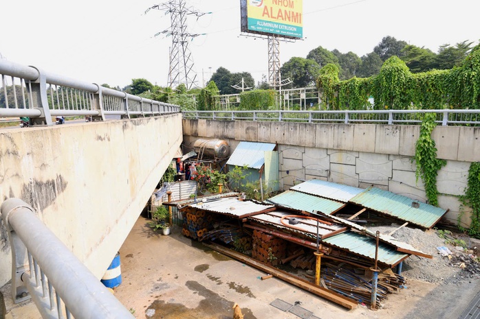 Dự án mở rộng xa lộ Hà Nội chậm 15 năm, chưa biết bao giờ hoàn thành- Ảnh 3. Dự án mở rộng xa lộ Hà Nội chậm 15 năm, chưa biết bao giờ hoàn thành- Ảnh 3.