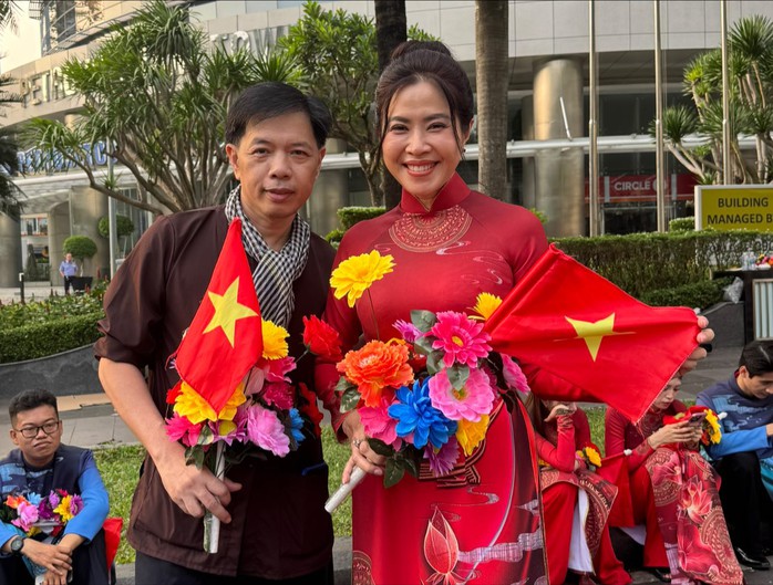 Nghệ sĩ TP HCM tự hào tham gia Lễ diễu binh, diễu hành 50 năm Thống nhất đất nước - Ảnh 3.