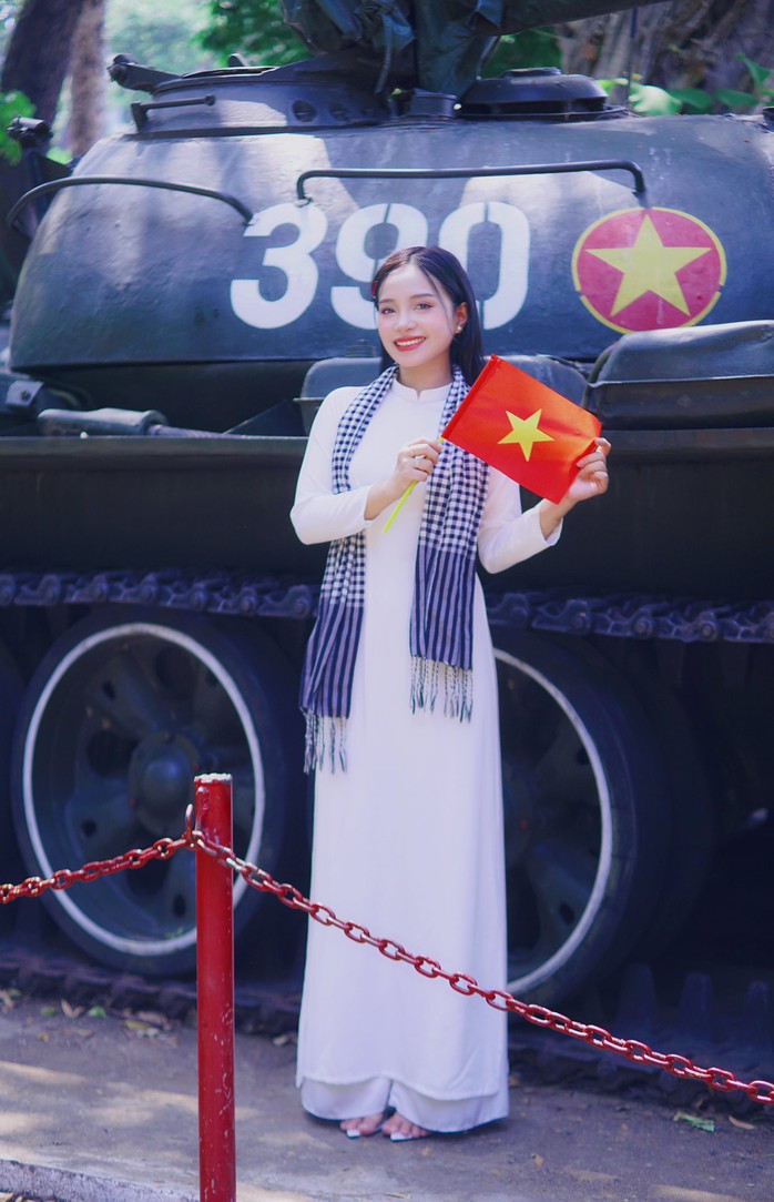Nghệ sĩ TP HCM tự hào tham gia Lễ diễu binh, diễu hành 50 năm Thống nhất đất nước - Ảnh 10.