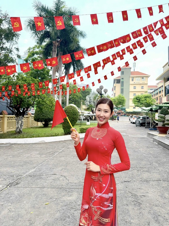 Lan Ngọc, Phương Thanh, Thúy Ngân… hạnh phúc sau diễu hành - Ảnh 5.