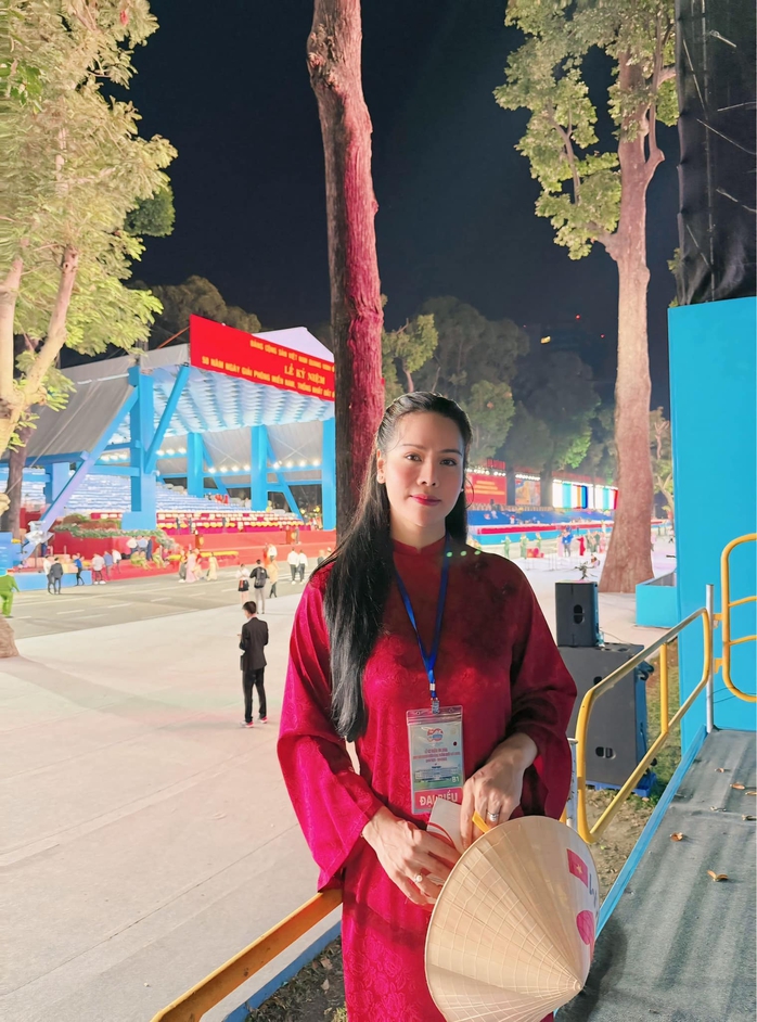 Lan Ngọc, Phương Thanh, Thúy Ngân… hạnh phúc sau diễu hành - Ảnh 15.