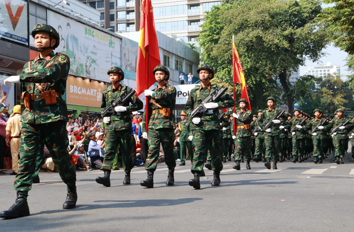 Đại lễ 30-4: Cận cảnh 8 khối hướng 3 đi trong vòng tay nhân dân- Ảnh 2. Đại lễ 30-4: Cận cảnh 8 khối hướng 3 đi trong vòng tay nhân dân- Ảnh 2.