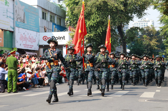 Đại lễ 30-4: Cận cảnh 8 khối hướng 3 đi trong vòng tay nhân dân- Ảnh 10. Đại lễ 30-4: Cận cảnh 8 khối hướng 3 đi trong vòng tay nhân dân- Ảnh 10.