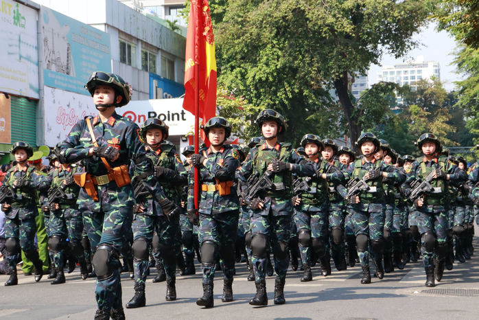 Đại lễ 30-4: Cận cảnh 8 khối hướng 3 đi trong vòng tay nhân dân- Ảnh 11. Đại lễ 30-4: Cận cảnh 8 khối hướng 3 đi trong vòng tay nhân dân- Ảnh 11.