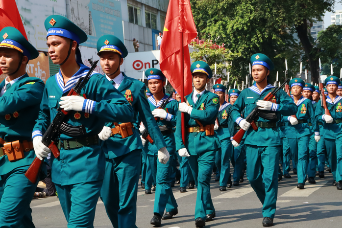 Đại lễ 30-4: Cận cảnh 8 khối hướng 3 đi trong vòng tay nhân dân- Ảnh 17. Đại lễ 30-4: Cận cảnh 8 khối hướng 3 đi trong vòng tay nhân dân- Ảnh 17.