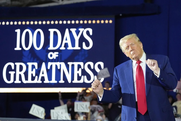 Tổng thống Donald Trump bị chỉ trích … lạm quyền - Ảnh 1. Tổng thống Donald Trump bị chỉ trích … lạm quyền - Ảnh 1.