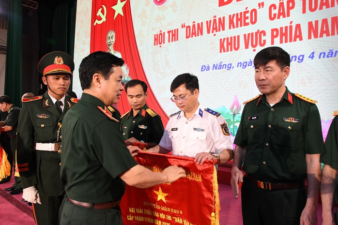 Bế mạc Hội thi Dân vận khéo toàn quân khu vực phía Nam- Ảnh 2. Bế mạc Hội thi Dân vận khéo toàn quân khu vực phía Nam- Ảnh 2.