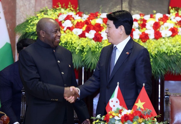 Chủ tịch nước Lương Cường hội đàm với Tổng thống nước Cộng hòa Burundi Évariste Ndayishimiye Chủ tịch nước Lương Cường hội đàm với Tổng thống nước Cộng hòa Burundi Évariste Ndayishimiye