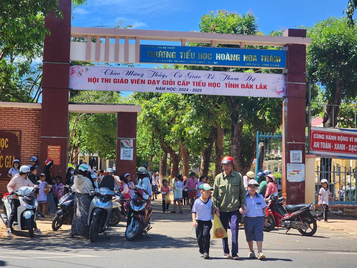 Phòng GD-ĐT báo cáo gì về việc "trường bất chấp lệnh cấm tổ chức dạy thêm thu tiền"?- Ảnh 1.