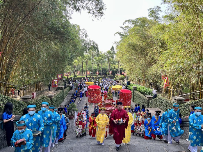 Nghỉ lễ Giỗ Tổ Hùng Vương: Người dân TP HCM thêm hào hứng vì điều này- Ảnh 1. Nghỉ lễ Giỗ Tổ Hùng Vương: Người dân TP HCM thêm hào hứng vì điều này- Ảnh 1.