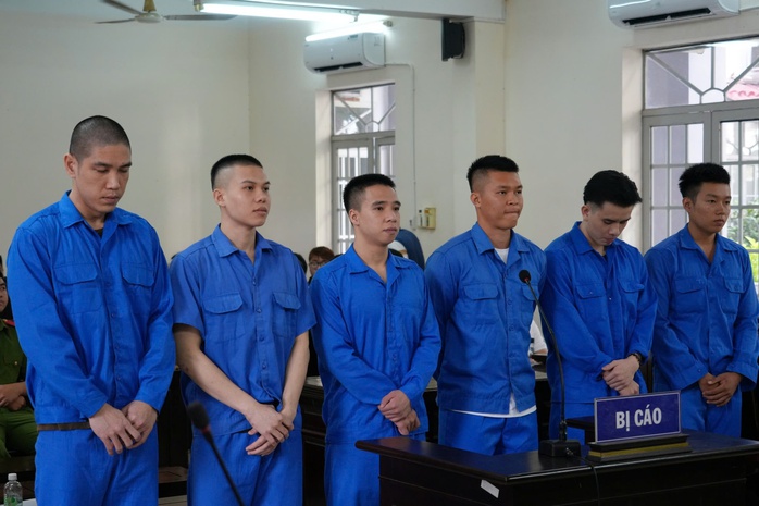 Vì sao phiên tòa xét xử 6 cầu thủ CLB bóng đá Bà Rịa - Vũng Tàu phải hoãn?- Ảnh 1. Vì sao phiên tòa xét xử 6 cầu thủ CLB bóng đá Bà Rịa - Vũng Tàu phải hoãn?- Ảnh 1.