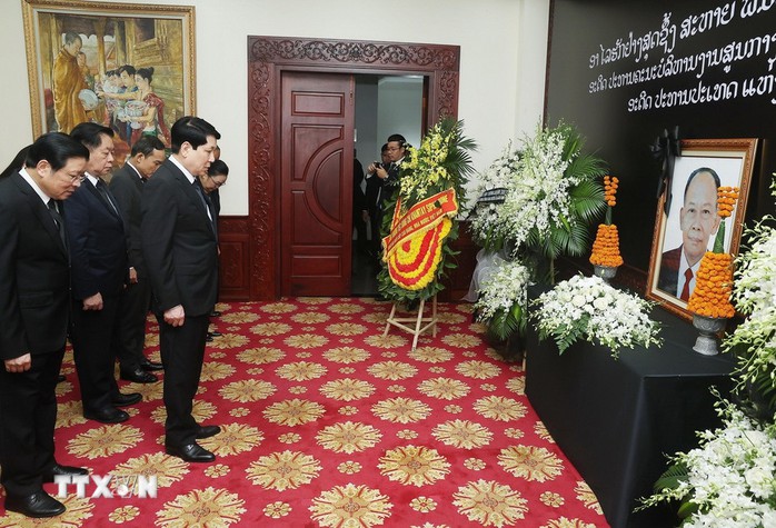 Lãnh đạo cấp cao Đảng, Nhà nước viếng nguyên Chủ tịch nước Lào Khamtay Siphandone- Ảnh 1. Lãnh đạo cấp cao Đảng, Nhà nước viếng nguyên Chủ tịch nước Lào Khamtay Siphandone- Ảnh 1.