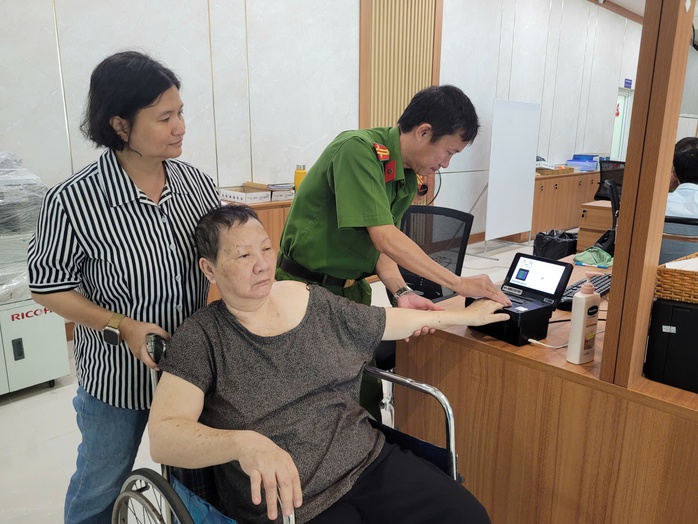 Bà Rịa - Vũng Tàu nhiều điểm cấp thẻ căn cước, VNeID quá tải- Ảnh 4. Bà Rịa - Vũng Tàu nhiều điểm cấp thẻ căn cước, VNeID quá tải- Ảnh 4.