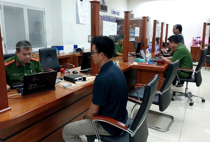 Bà Rịa - Vũng Tàu nhiều điểm cấp thẻ căn cước, VNeID quá tải- Ảnh 3. Bà Rịa - Vũng Tàu nhiều điểm cấp thẻ căn cước, VNeID quá tải- Ảnh 3.