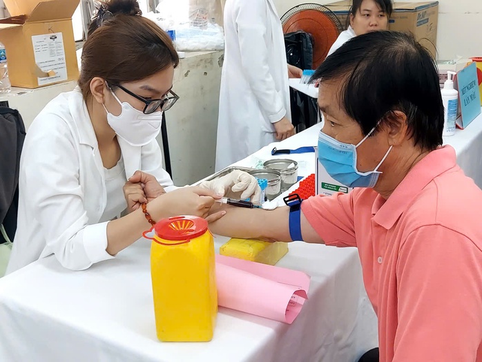 Người tham gia được hoàn trả tiền BHYT 100% trong trường hợp nào?- Ảnh 1. Người tham gia được hoàn trả tiền BHYT 100% trong trường hợp nào?- Ảnh 1.