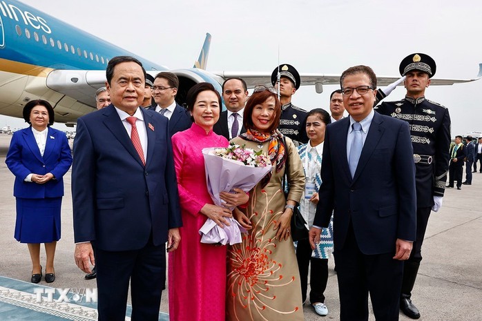 Chủ tịch Quốc hội bắt đầu tham dự Đại hội đồng IPU-150, thăm Uzbekistan- Ảnh 4. Chủ tịch Quốc hội bắt đầu tham dự Đại hội đồng IPU-150, thăm Uzbekistan- Ảnh 4.