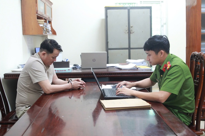 Kết quả nồng độ cồn của tài xế "xe điên" tông 3 người thương vong- Ảnh 1. Kết quả nồng độ cồn của tài xế "xe điên" tông 3 người thương vong- Ảnh 1.