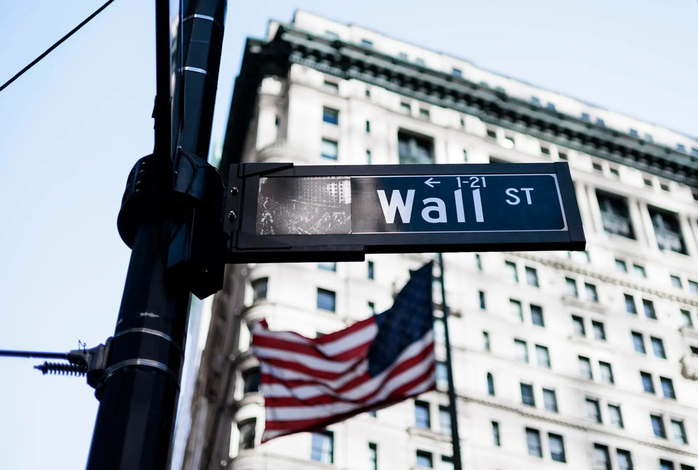 S&P 500 tiếp tục lao dốc, thị trường chứng khoán Mỹ mất 5.000 tỉ USD chỉ trong 2 ngày- Ảnh 1. S&P 500 tiếp tục lao dốc, thị trường chứng khoán Mỹ mất 5.000 tỉ USD chỉ trong 2 ngày- Ảnh 1.