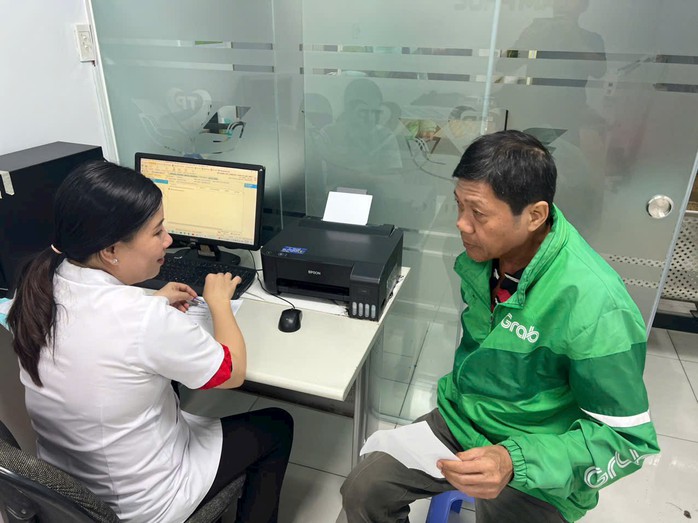 Nhiều lao động phi chính thức khát khao được tham gia lưới an sinh- Ảnh 1. Nhiều lao động phi chính thức khát khao được tham gia lưới an sinh- Ảnh 1.